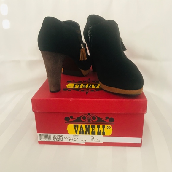 Vaneli Islene SD/CUOIO Ankle Booties with Tassle - Picture 3 of 3